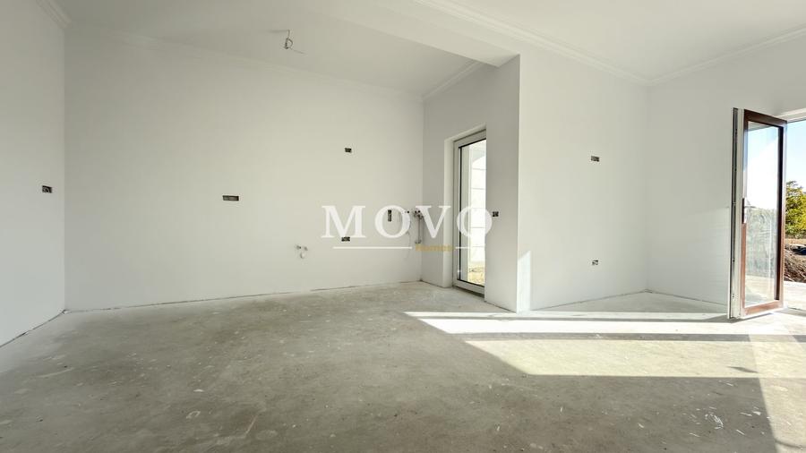 Duplex cu 3 camere cu Canalizare în Moșnița Nouă