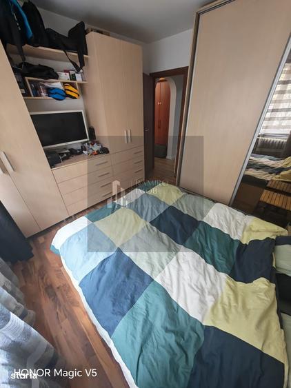 Apartament 3 camere decomandat An 1982 Anvelopat Etaj 1 Titan - 1
