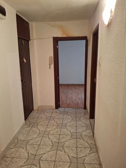 Apartament cu 2 camere decomandat în Crângași