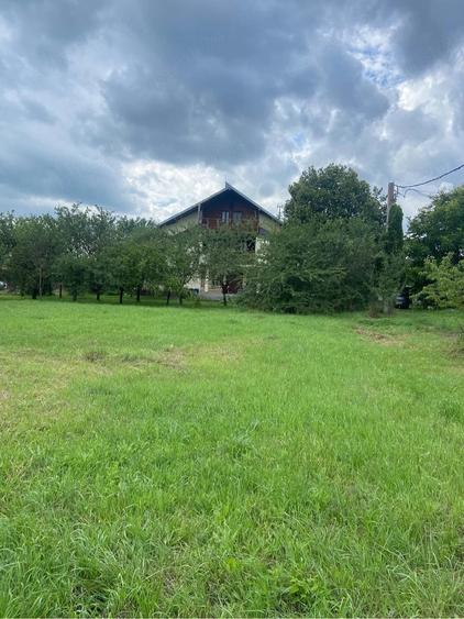 Casă cu 6 camere cu Teren 280 Mp în Tureni