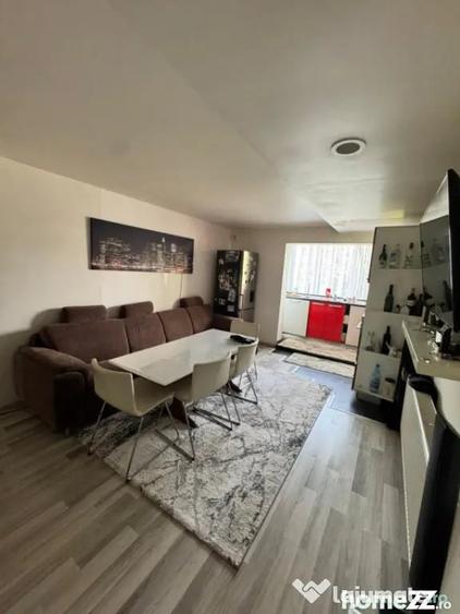 Apartament cu 4 camere decomandat în Central