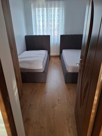 Apartament cu 3 camere semidecomandat în Cloșca