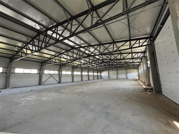 Spațiu industrial, de 1,800 mp, în Central