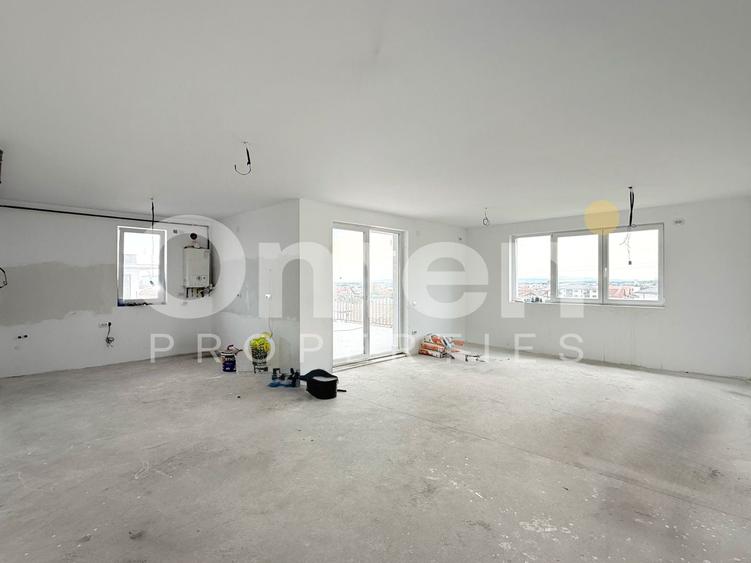 Penthouse cu 4 camere decomandat în Vest