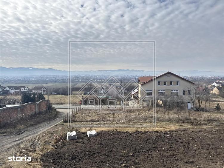 Casă cu 4 camere cu Teren 250 Mp în Central