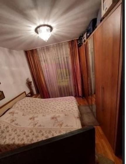 Apartament cu 3 camere semidecomandat în Sebastian