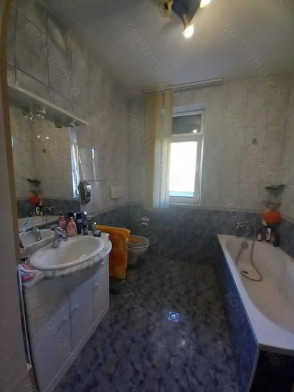Casă cu 5 camere cu Teren 420 Mp în Elisabetin