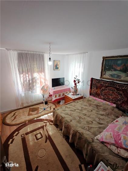 Casă cu 3 camere decomandat cu Teren 568 Mp în Movila Banului