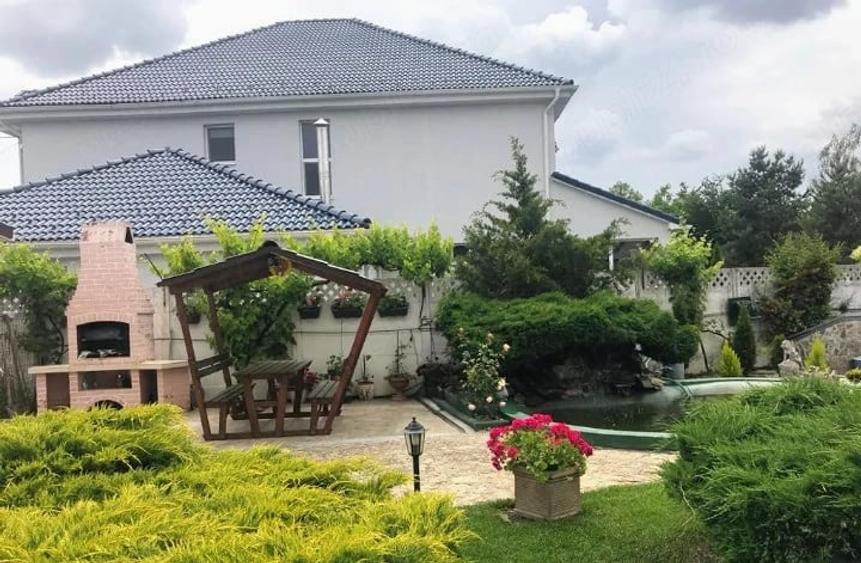 Casă cu 4 camere cu Teren 2300 Mp în Lunei