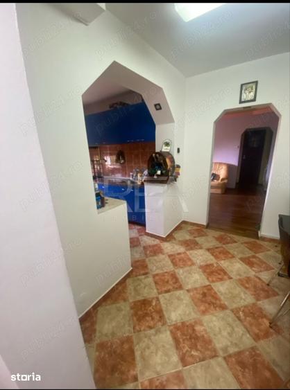 Apartament cu 3 camere semidecomandat în Centrul Civic