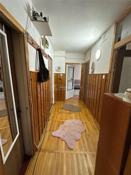 Apartament cu 3 camere decomandat în Central