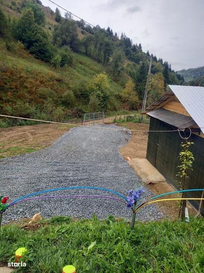 Casă cu 2 camere cu Teren 1707 Mp în Bistra