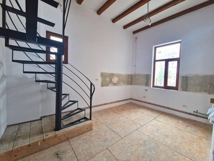 Apartament cu 6 camere decomandat în Unirii