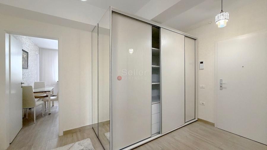 Apartament cu 2 camere decomandat, mobilat în Tractorul