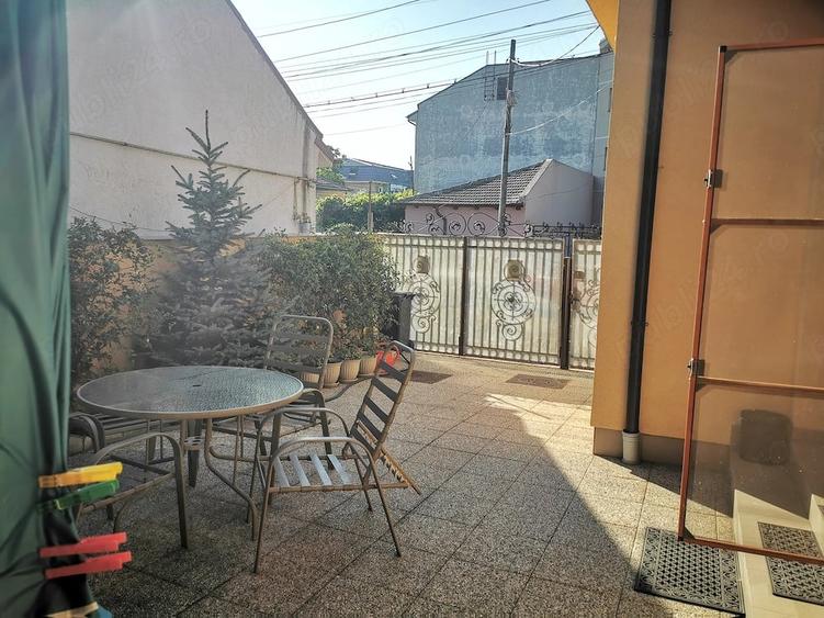 Casă cu Teren 150 Mp în Central