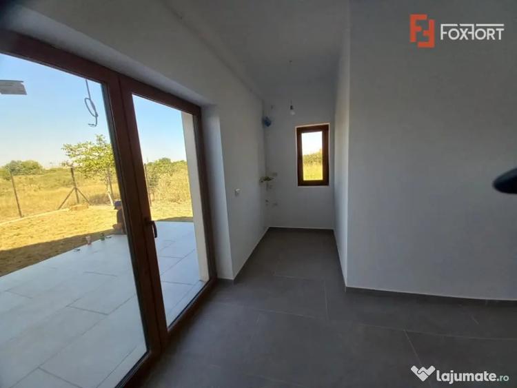 Casă cu 4 camere cu Teren 259 Mp în Plopi