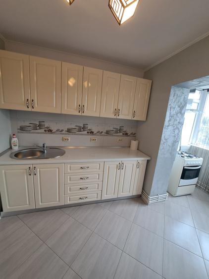 Apartament cu 3 camere decomandat în Popa Șapcă
