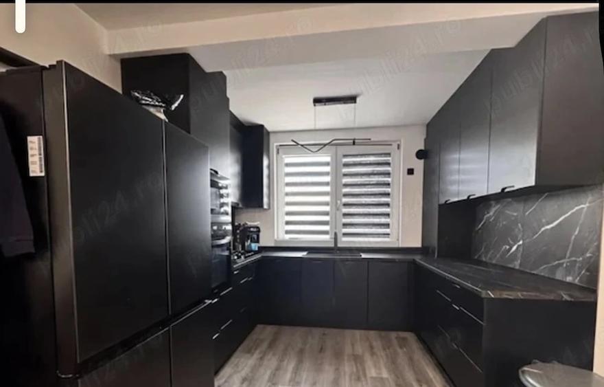 Casă cu Teren 230 Mp în Central