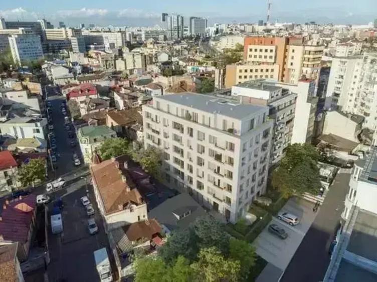 Apartament cu 2 camere decomandat în Cișmigiu