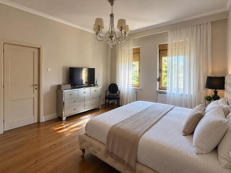 Casă cu 4 camere cu Garaj în Kiseleff