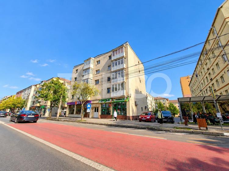 Apartament cu 4 camere decomandat, mobilat în Vasile Aaron