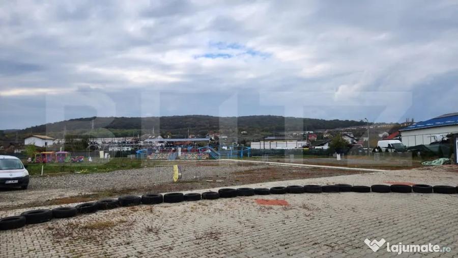 Teren de 7800 mp, în Unirii