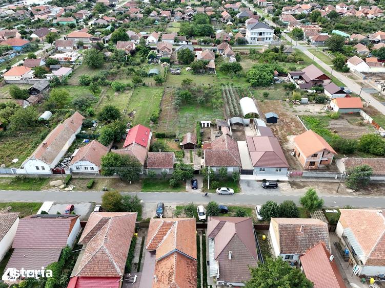 Casă cu 4 camere cu Teren 2091 Mp în Central