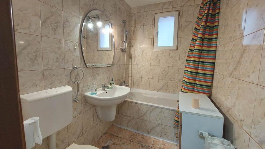 Apartament cu 3 camere semidecomandat, mobilat în Iancului