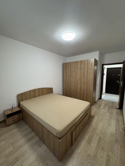 Garsonieră decomandată în Apărătorii Patriei
