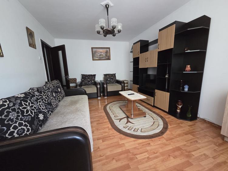 Apartament cu 2 camere decomandat, mobilat în Păcii