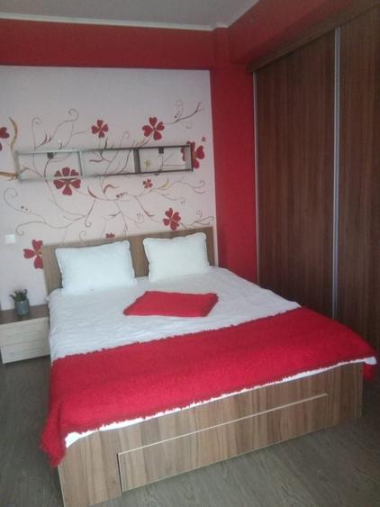 Apartament cu 3 camere semidecomandat în Lotrioara