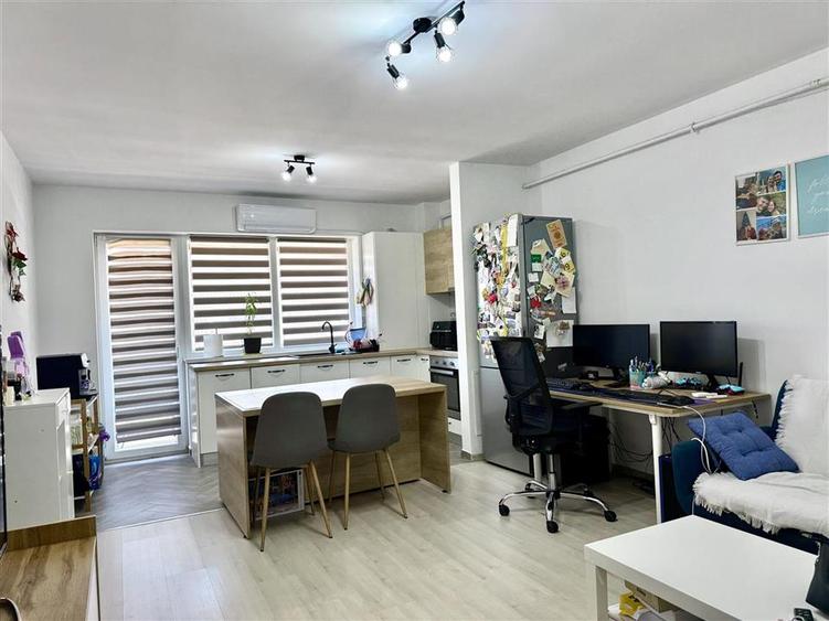 Apartament cu 2 camere decomandat în Sânpetru