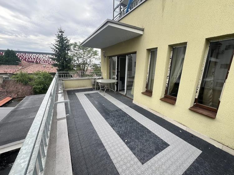 Apartament cu 2 camere decomandat în Gruia