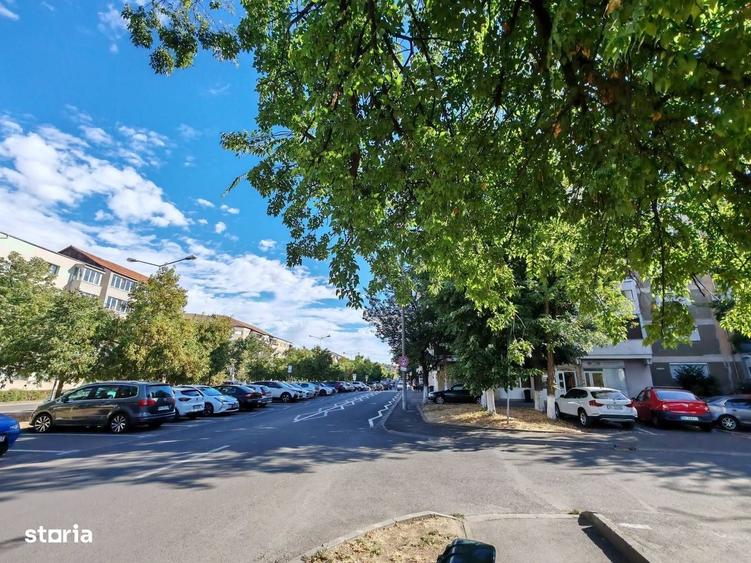 Apartament cu 3 camere decomandat în Rogerius