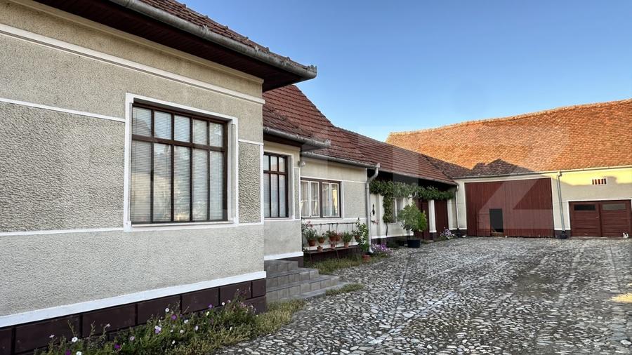 Casă individuală cu 4 camere cu Canalizare în Beriu