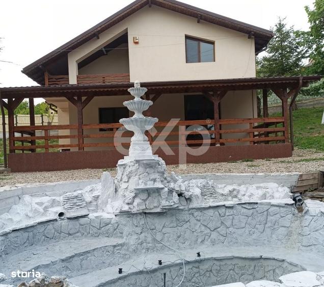 Casă cu 4 camere în Valea