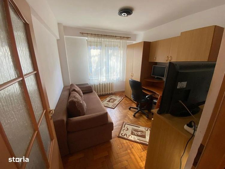 Apartament cu 3 camere decomandat în Decebal
