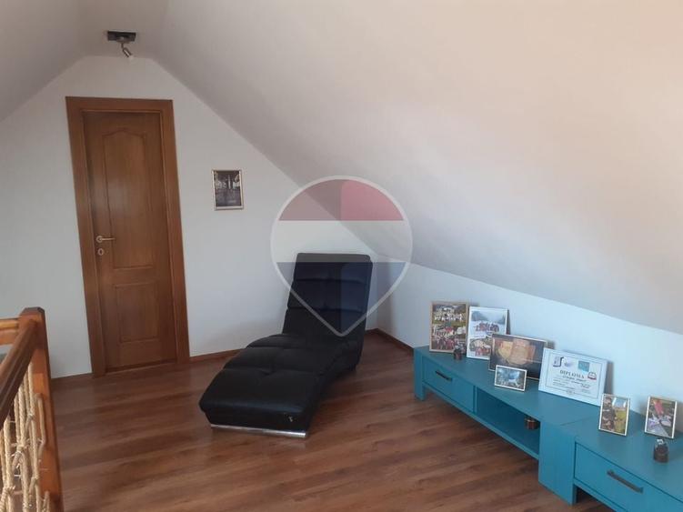 Casă individuală cu 5 camere cu Teren 1112 Mp în Satulung