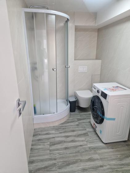 Apartament cu 3 camere semidecomandat, mobilat în Iris