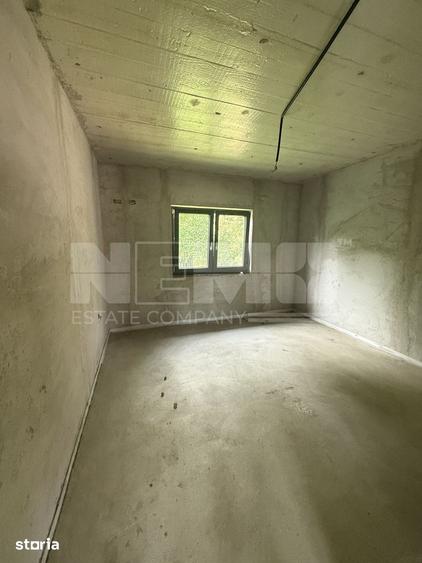 Casă cu 4 camere cu Teren 4100 Mp în Costișa