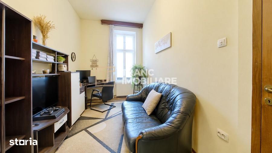 Apartament cu 8 camere în Central