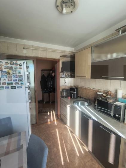 Apartament cu 3 camere decomandat în Bd. A.I.Cuza