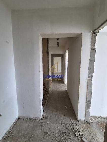 Apartament cu 4 camere decomandat în Pantelimon
