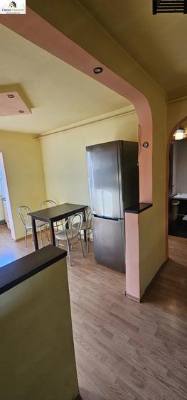 Apartament cu 2 camere decomandat în Micro III
