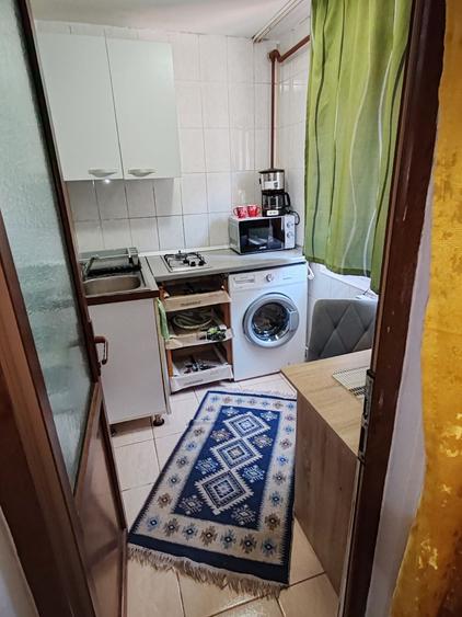Garsonieră decomandată în Petros