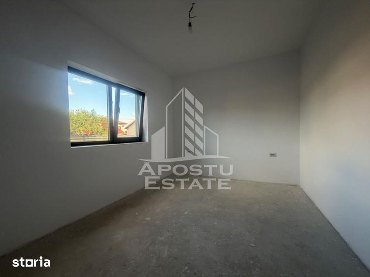 Casă cu 5 camere cu Teren 465 Mp în Sânandrei