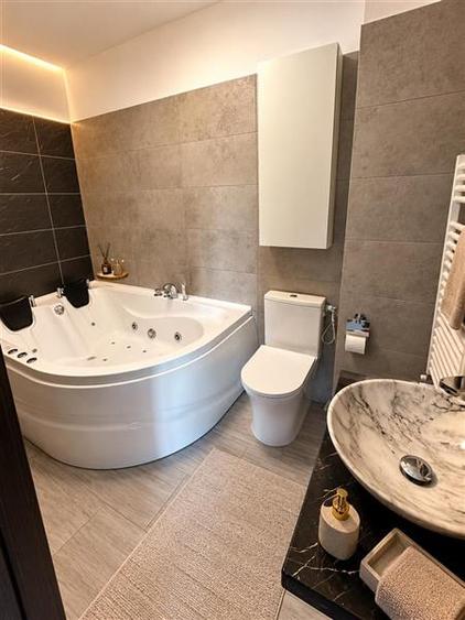 Penthouse cu 2 camere decomandat, mobilat în Tractorul