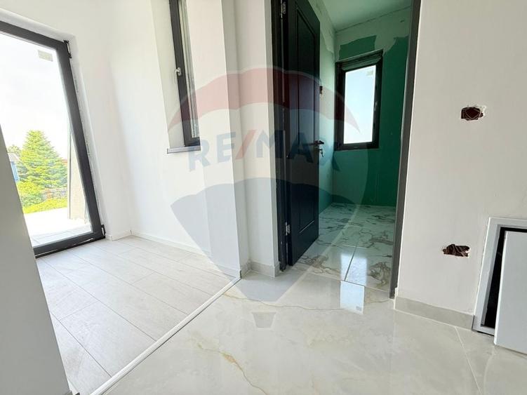 Duplex cu 5 camere cu Teren 300 Mp în Cornetu