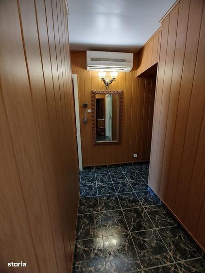 Apartament cu 4 camere decomandat în Decebal