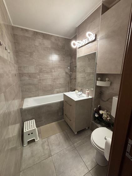 Apartament cu 2 camere decomandat în Berceni